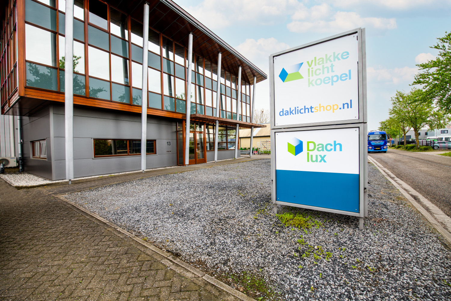 Dachlux GmbH Flachdachfenster