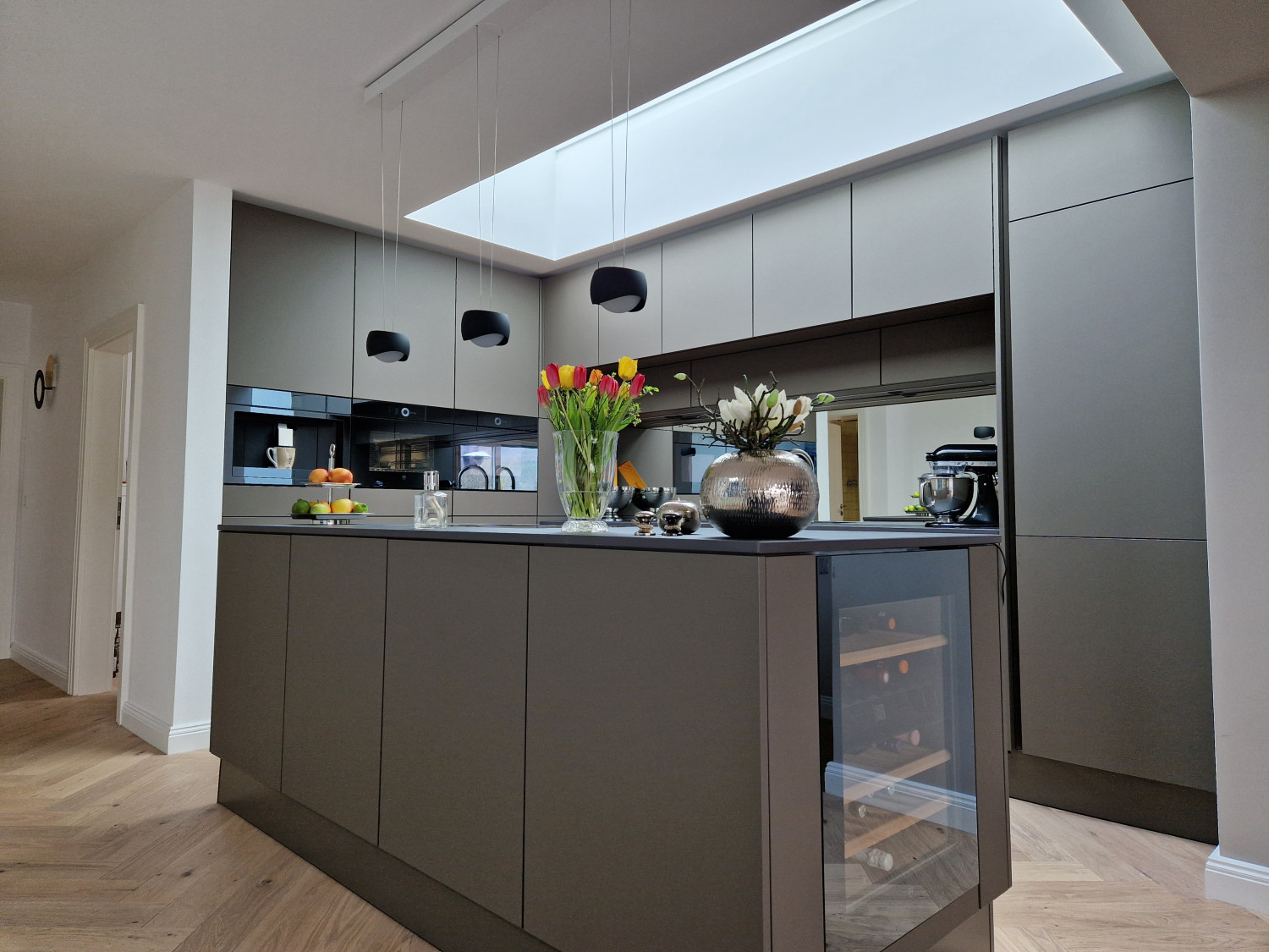 Dachlux Flachdachfenster über einer Küche